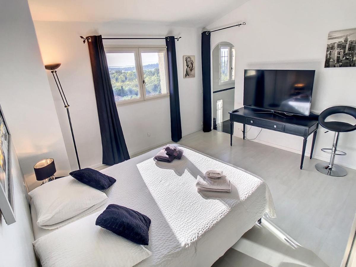 3 Bedrooms Villa Near Cannes - Pool & Jacuzzi - Sea View Mandelieu Zewnętrze zdjęcie