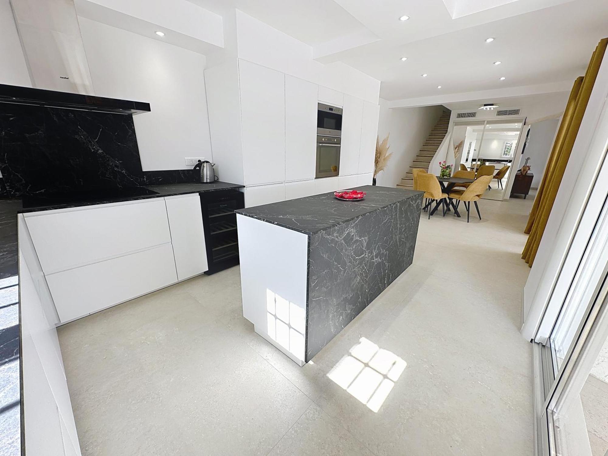 3 Bedrooms Villa Near Cannes - Pool & Jacuzzi - Sea View Mandelieu Zewnętrze zdjęcie