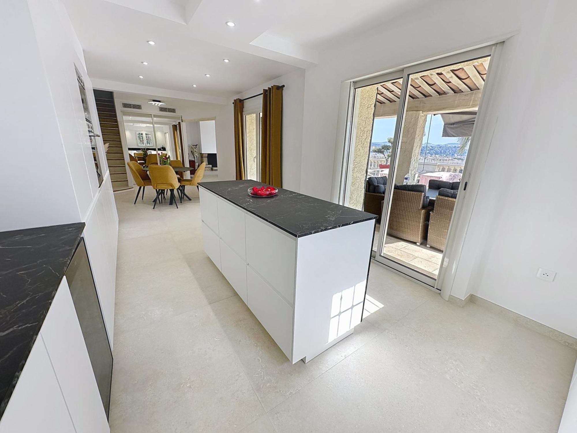 3 Bedrooms Villa Near Cannes - Pool & Jacuzzi - Sea View Mandelieu Zewnętrze zdjęcie